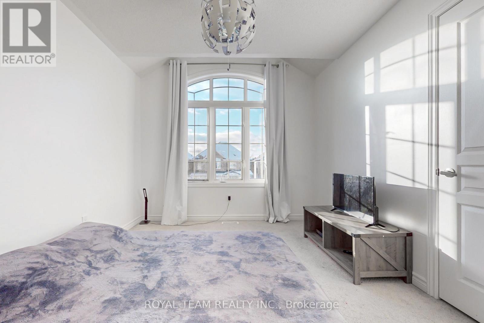 61 Lampkin Street, Georgina, Ontario  L0E 1R0 - Photo 14 - N12747104