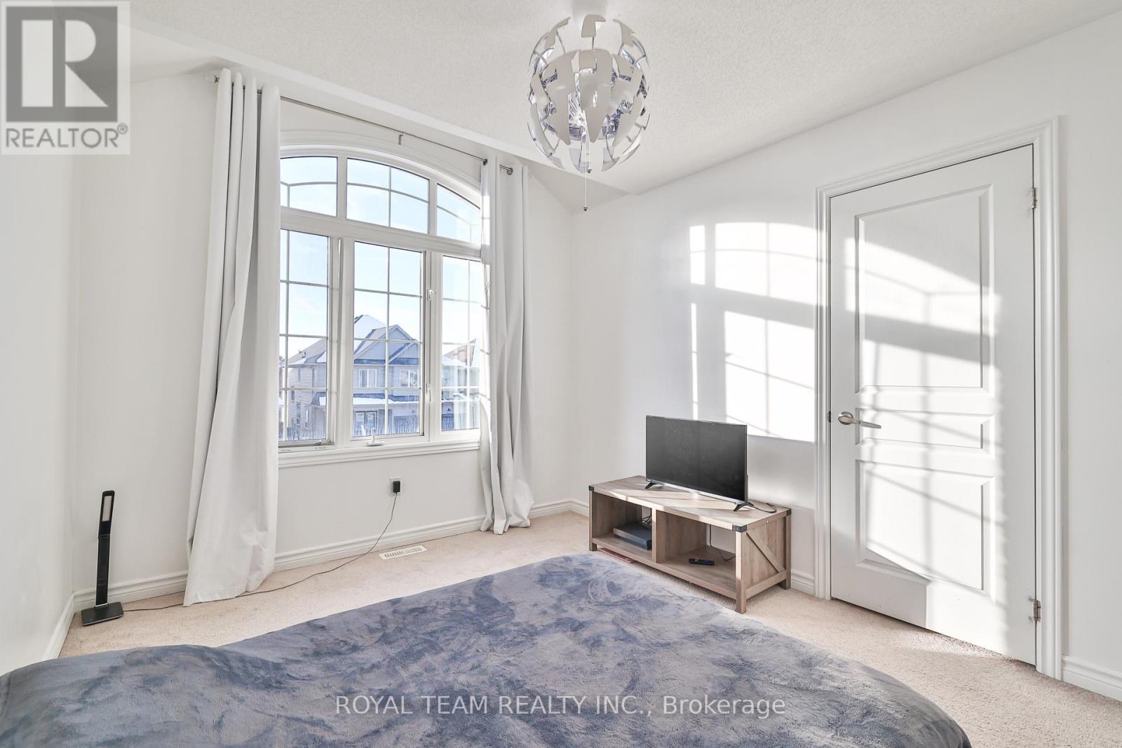 61 Lampkin Street, Georgina, Ontario  L0E 1R0 - Photo 15 - N12747104