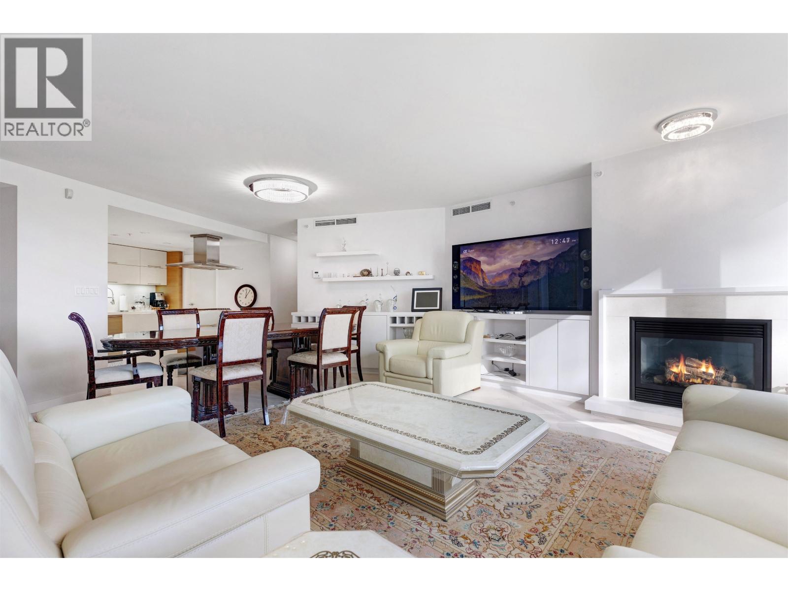 Listing Picture 11 of 27 : 305 8 SMITHE MEWS, Vancouver / 溫哥華 - 魯藝地產 Yvonne Lu Group - MLS Medallion Club Member