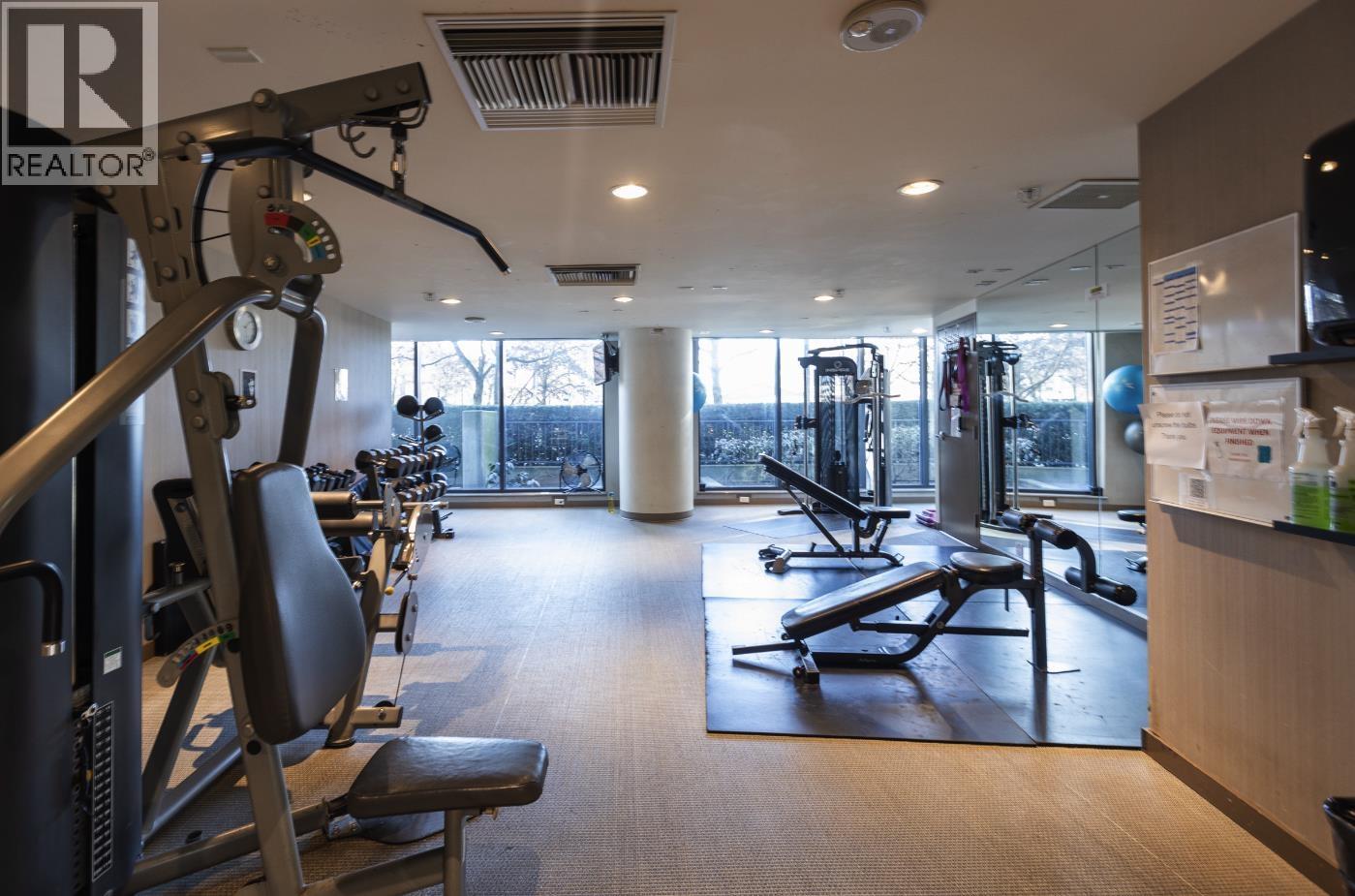 Listing Picture 22 of 27 : 305 8 SMITHE MEWS, Vancouver / 溫哥華 - 魯藝地產 Yvonne Lu Group - MLS Medallion Club Member