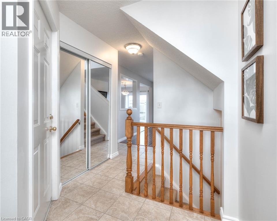 38 Heatherwood Place, Kitchener, Ontario  N2N 3P4 - Photo 8 - 40784207