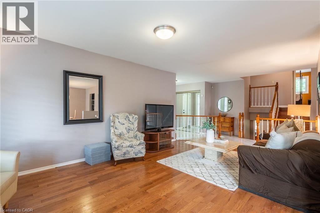 16 Flamingo Drive, Hamilton, Ontario  L9A 4X7 - Photo 9 - 40787987