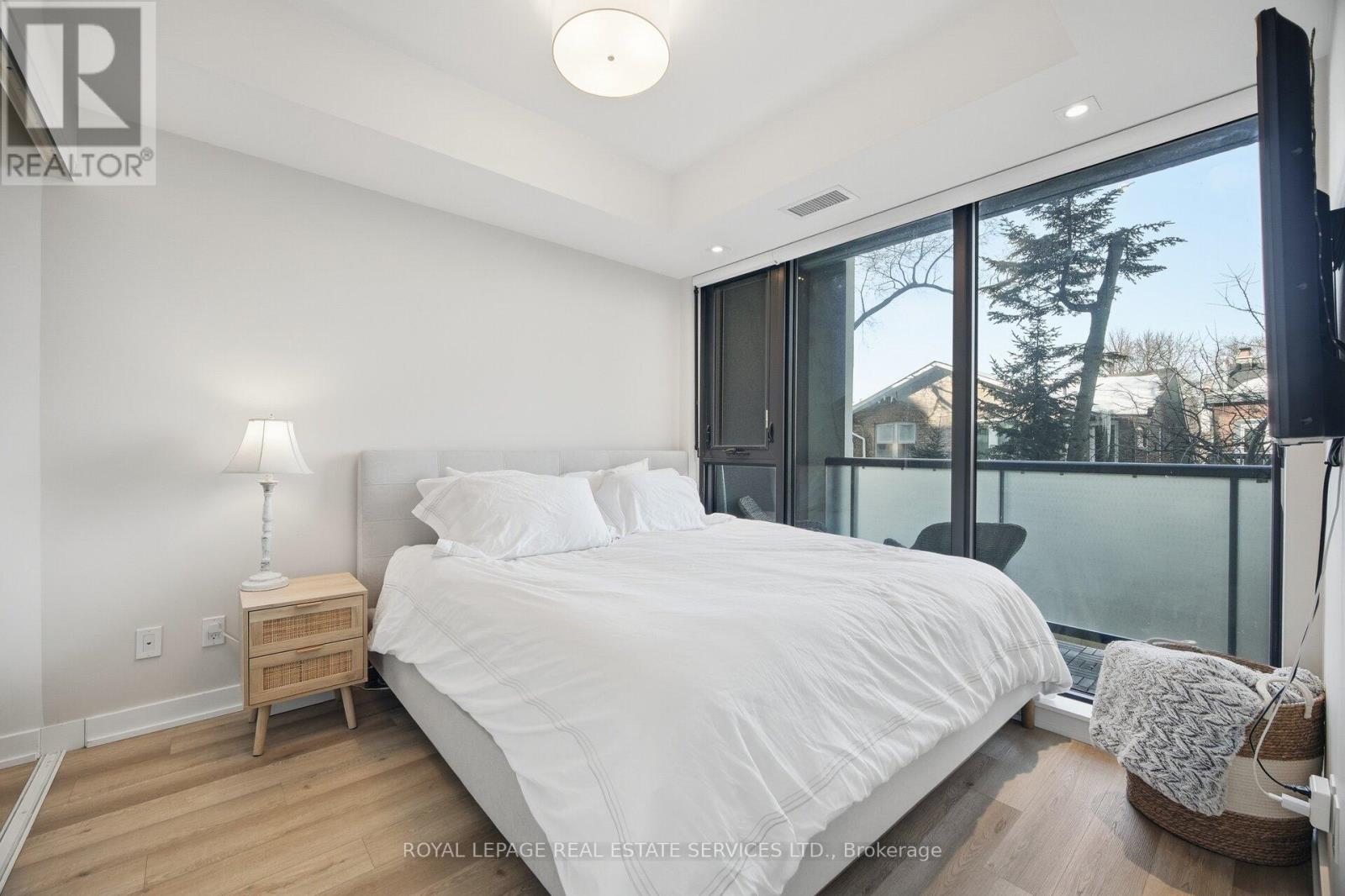 406 - 840 St Clair Avenue W, Toronto, Ontario  M6C 0A4 - Photo 18 - C12747142