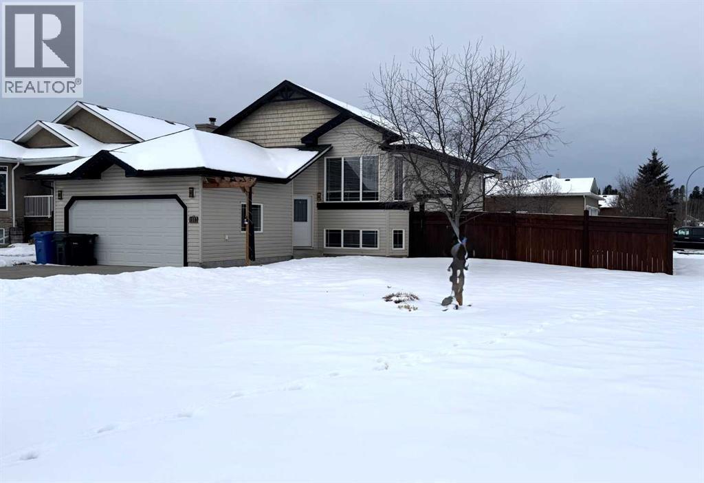 1112 2 Street NE, Sundre, Alberta