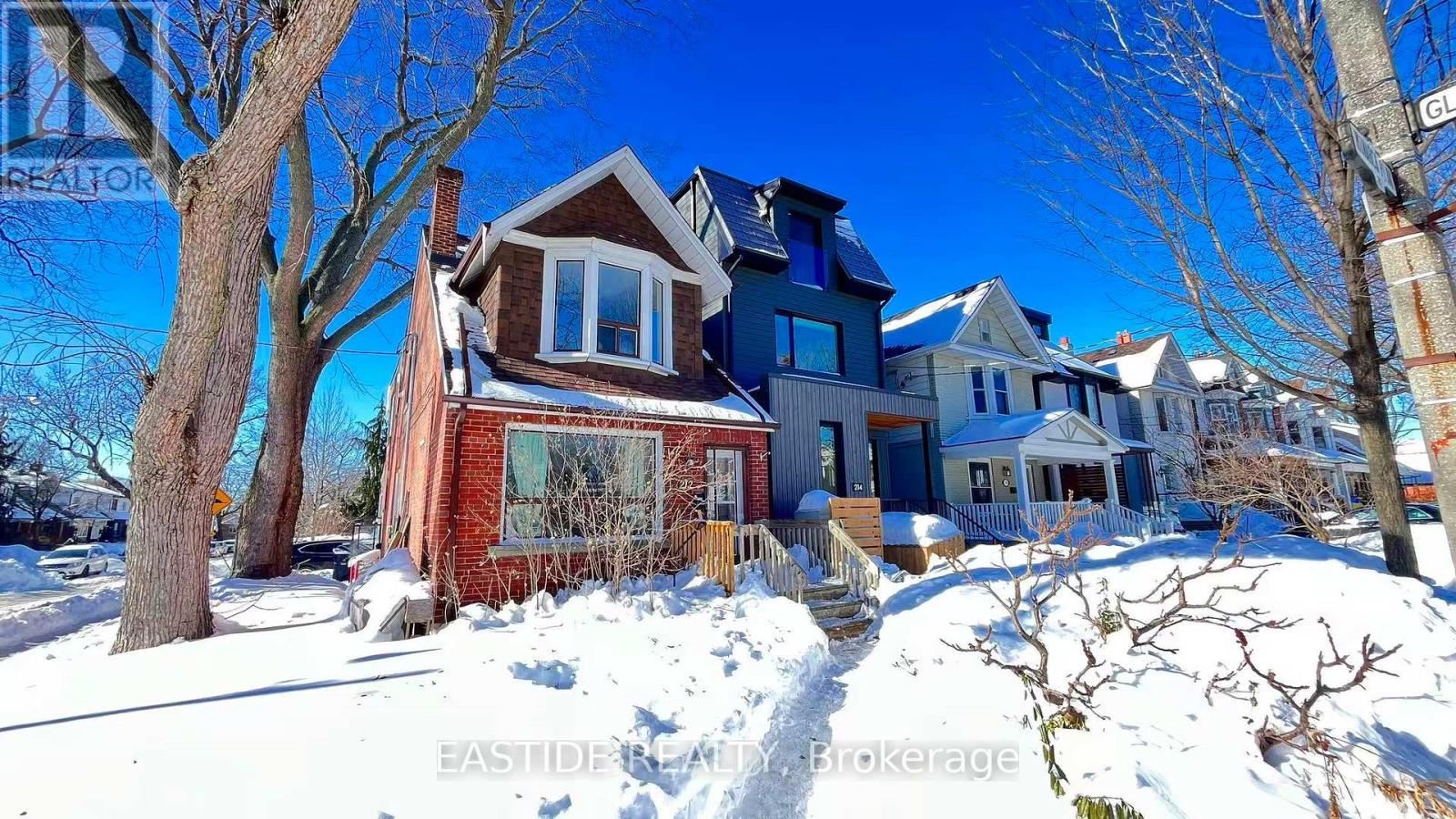 Upper - 212 Monarch Park Avenue, Toronto, Ontario  M4J 4S1 - Photo 2 - E12747148