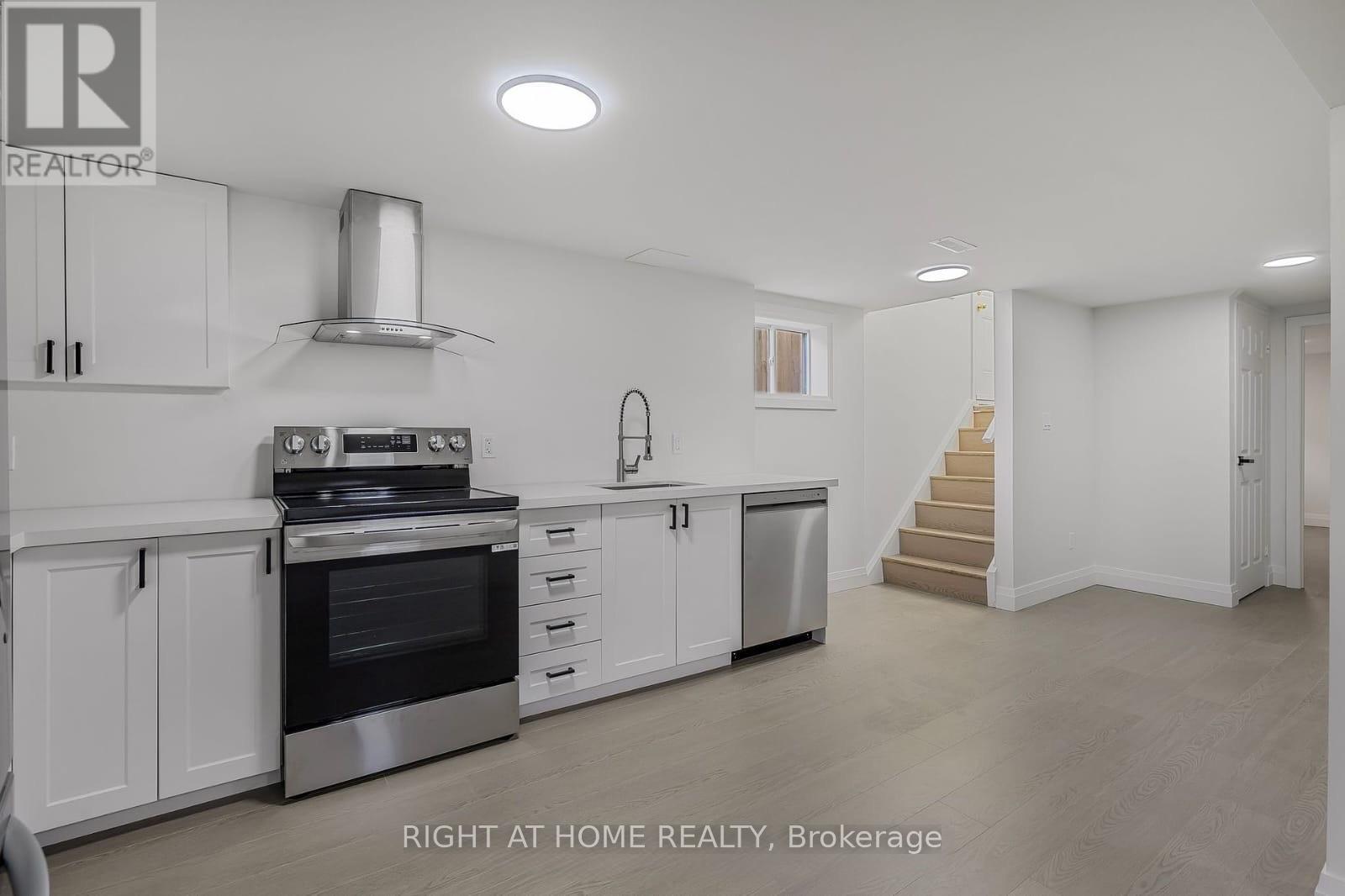 Bsmt - 703 Sunnypoint Drive, Newmarket, Ontario  L3Y 2Z7 - Photo 4 - N12747116