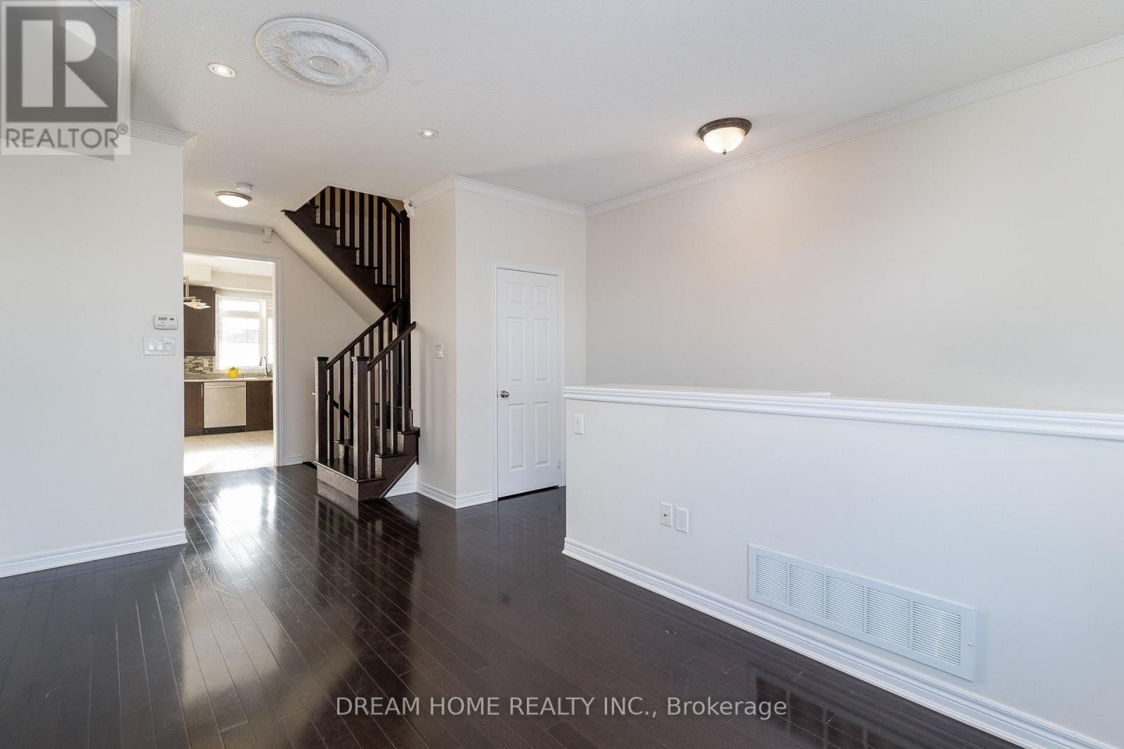 31 Dundas Way, Markham, Ontario  L6E 0R7 - Photo 6 - N12747130