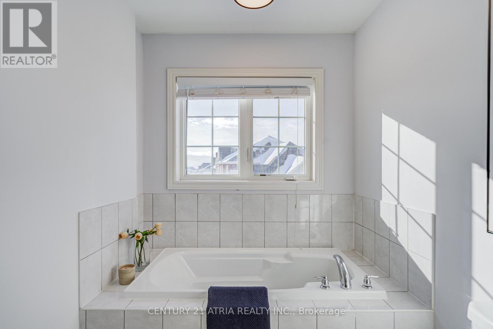 42 Roy Grove Way, Markham, Ontario  L6E 0T6 - Photo 35 - N12747136