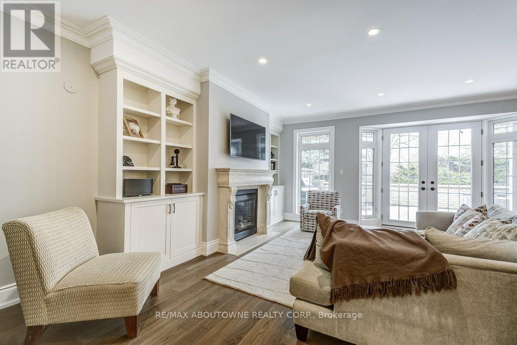 21 Chisholm Street, Oakville, Ontario  L6K 3W2 - Photo 11 - W12747126