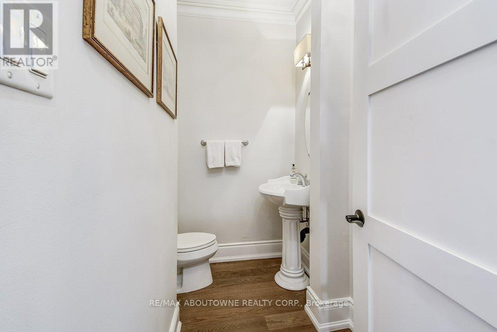 21 Chisholm Street, Oakville, Ontario  L6K 3W2 - Photo 13 - W12747126