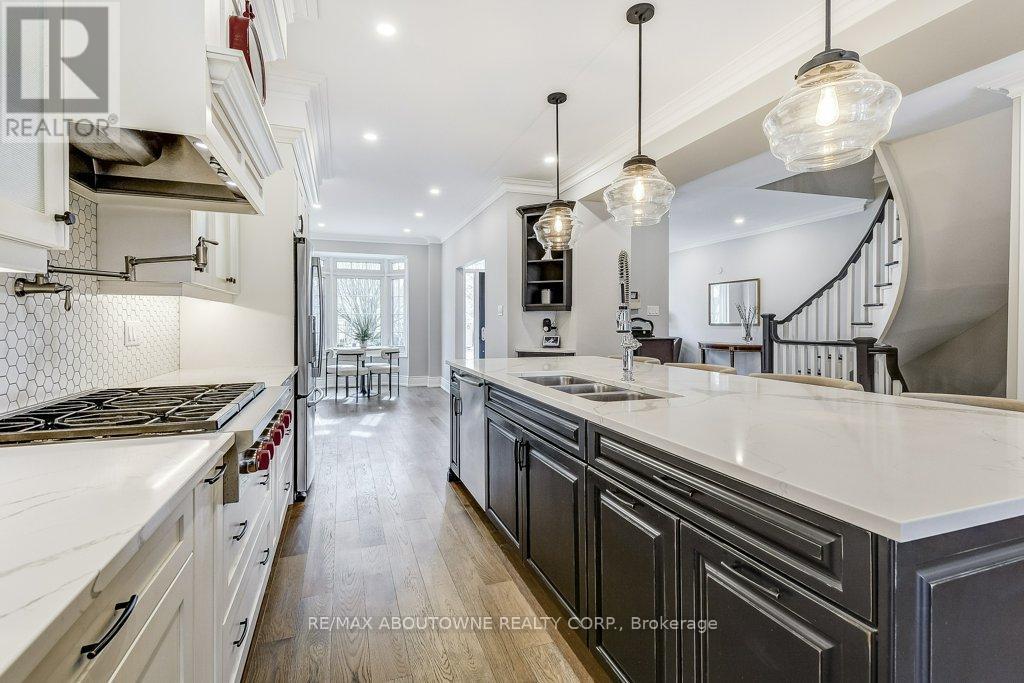 21 Chisholm Street, Oakville, Ontario  L6K 3W2 - Photo 8 - W12747126