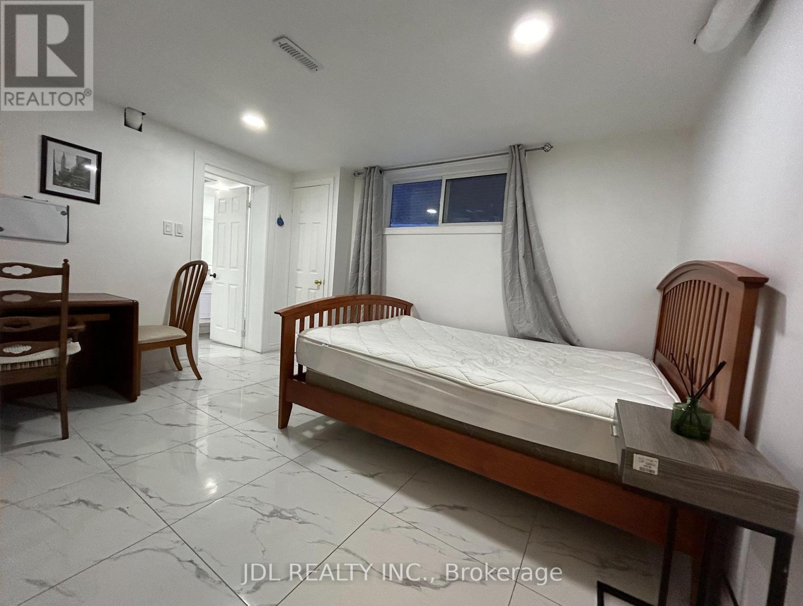 Master Bedroom - 80 Mosedale Cres Crescent, Toronto, Ontario  M2J 3A4 - Photo 3 - C12725996