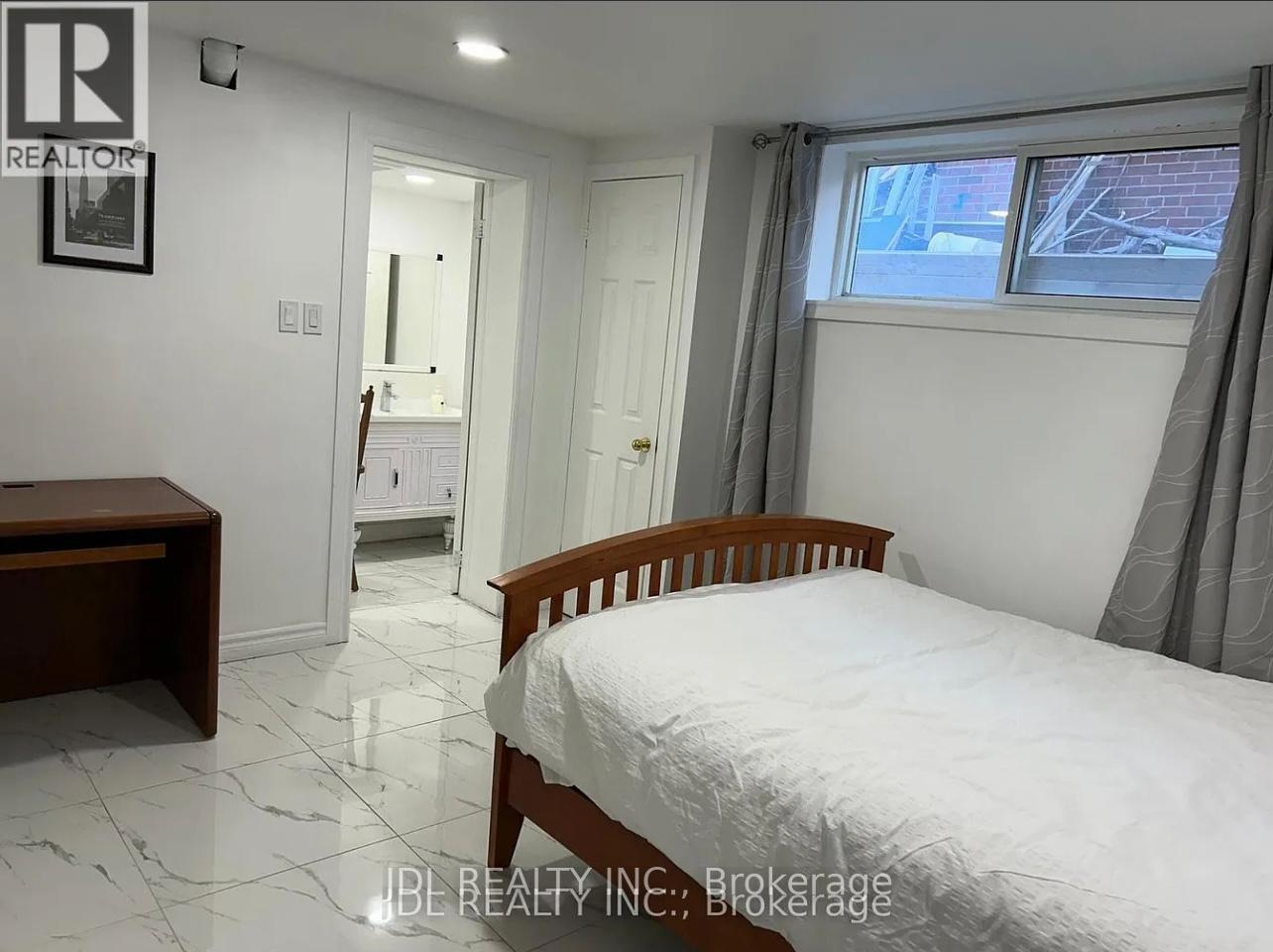 Master Bedroom - 80 Mosedale Cres Crescent, Toronto, Ontario  M2J 3A4 - Photo 9 - C12725996