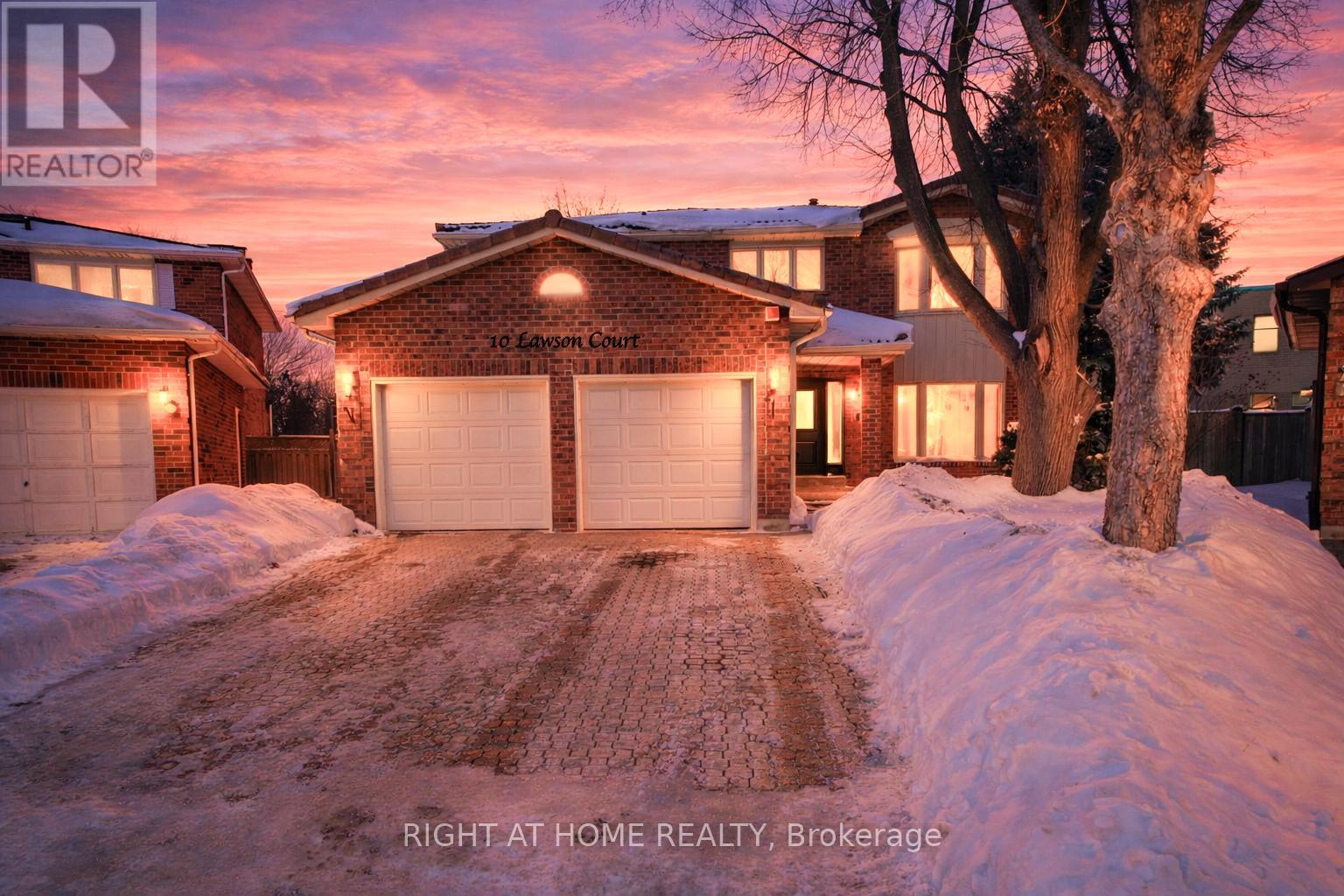 10 LAWSON COURT, Richmond Hill, Ontario