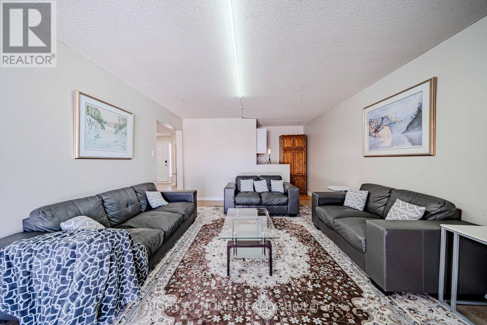 10 Lawson Court, Richmond Hill, Ontario  L4C 8L6 - Photo 11 - N12747170