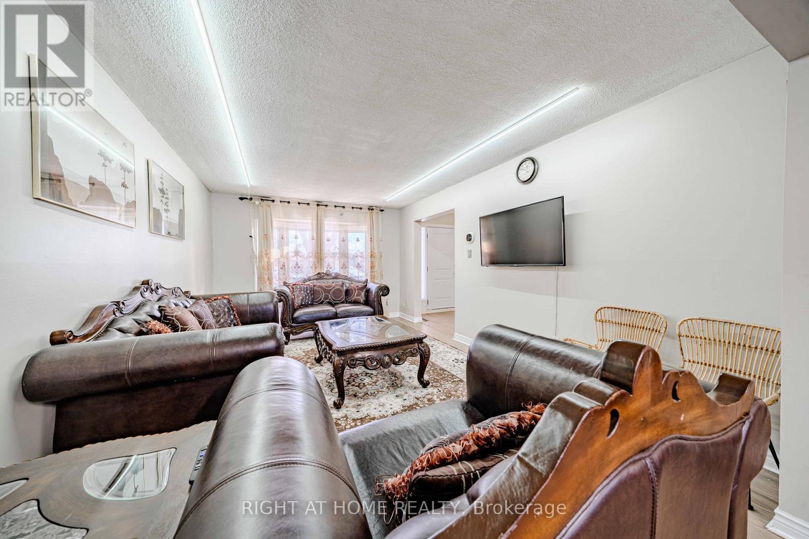 10 Lawson Court, Richmond Hill, Ontario  L4C 8L6 - Photo 15 - N12747170