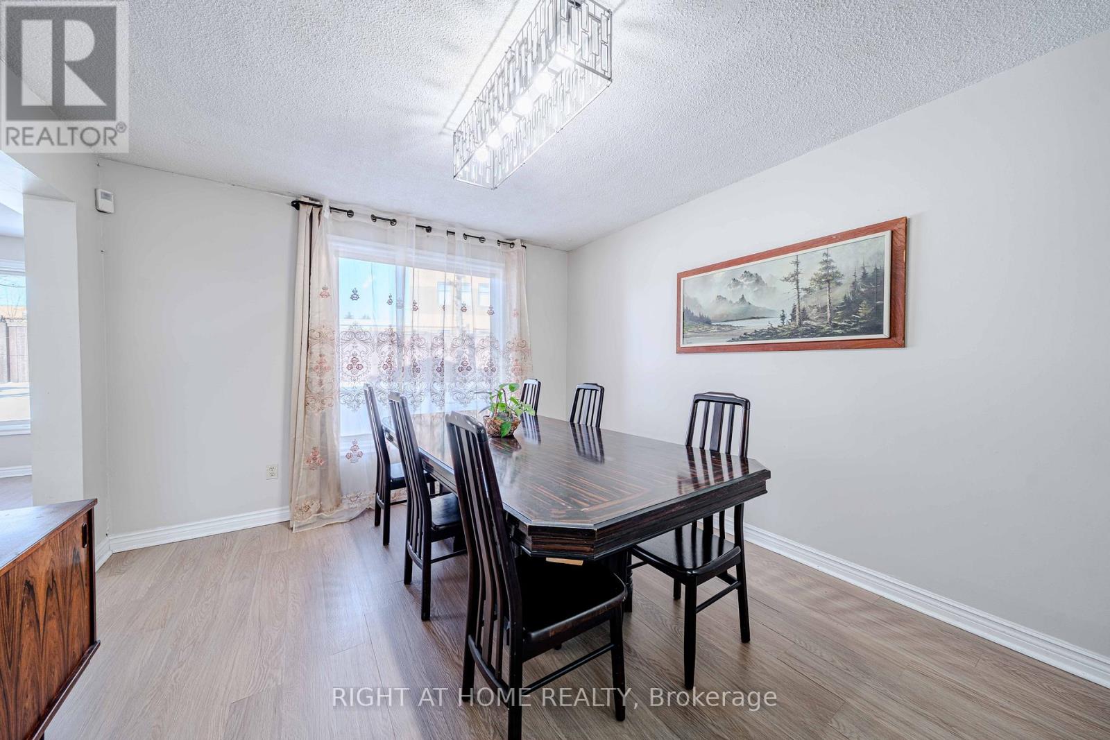 10 Lawson Court, Richmond Hill, Ontario  L4C 8L6 - Photo 16 - N12747170