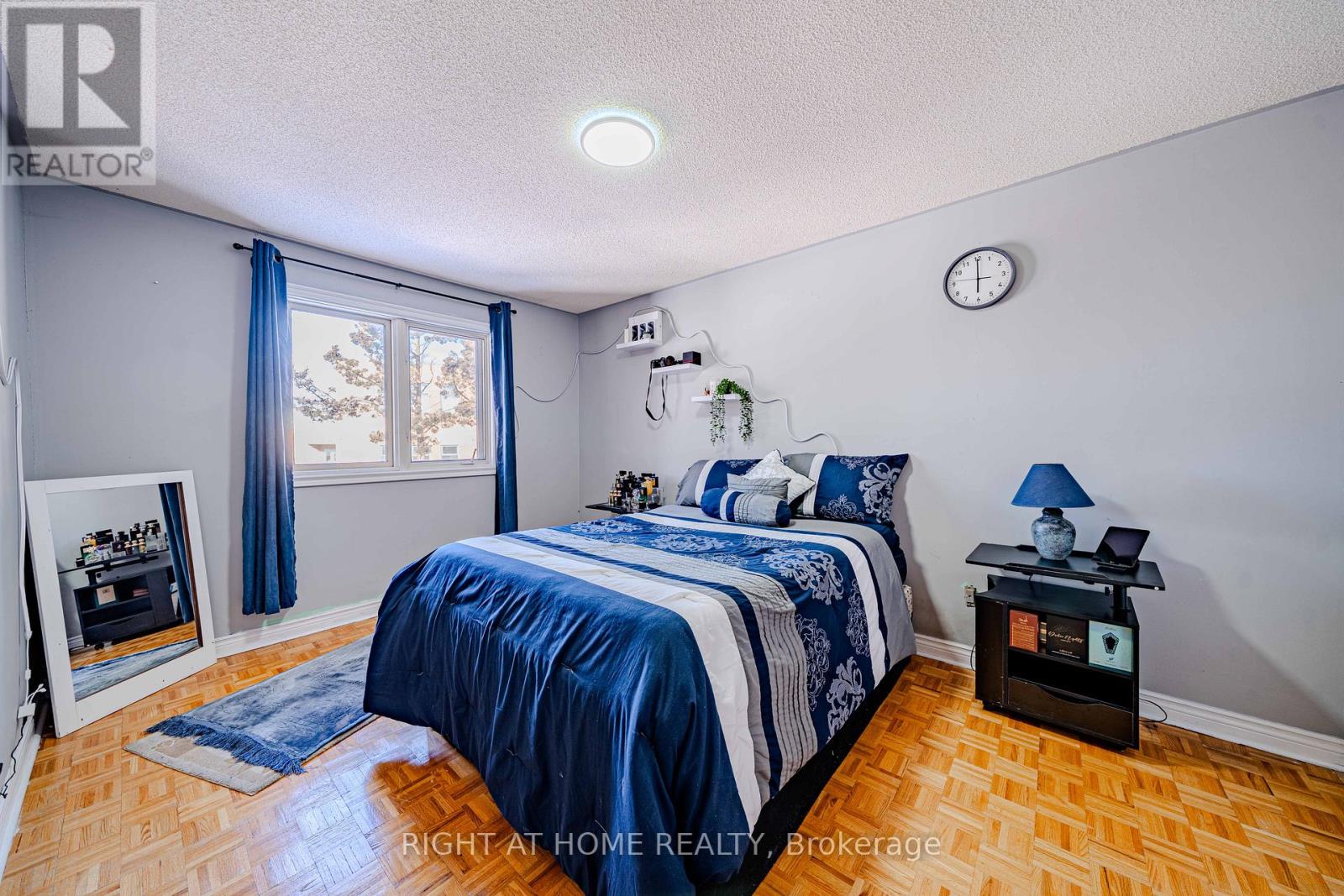 10 Lawson Court, Richmond Hill, Ontario  L4C 8L6 - Photo 33 - N12747170