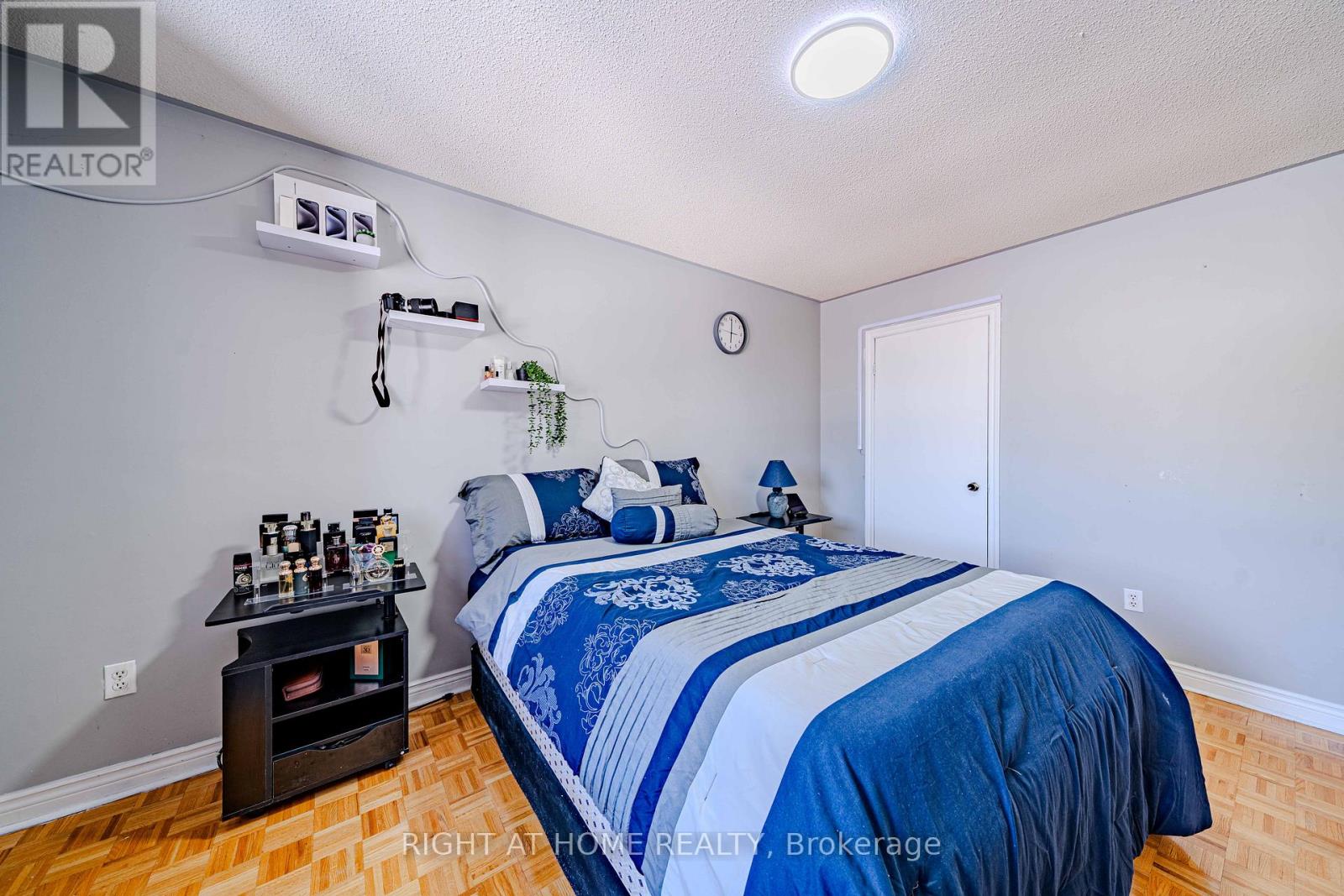 10 Lawson Court, Richmond Hill, Ontario  L4C 8L6 - Photo 34 - N12747170