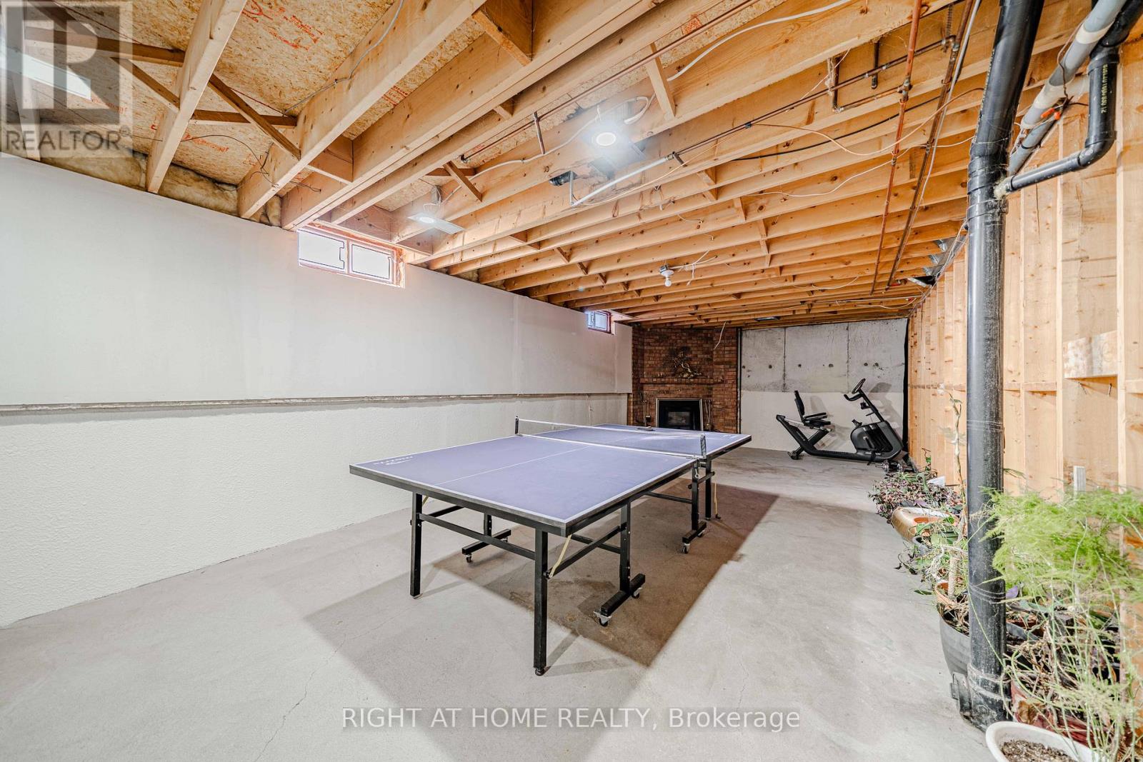 10 Lawson Court, Richmond Hill, Ontario  L4C 8L6 - Photo 42 - N12747170