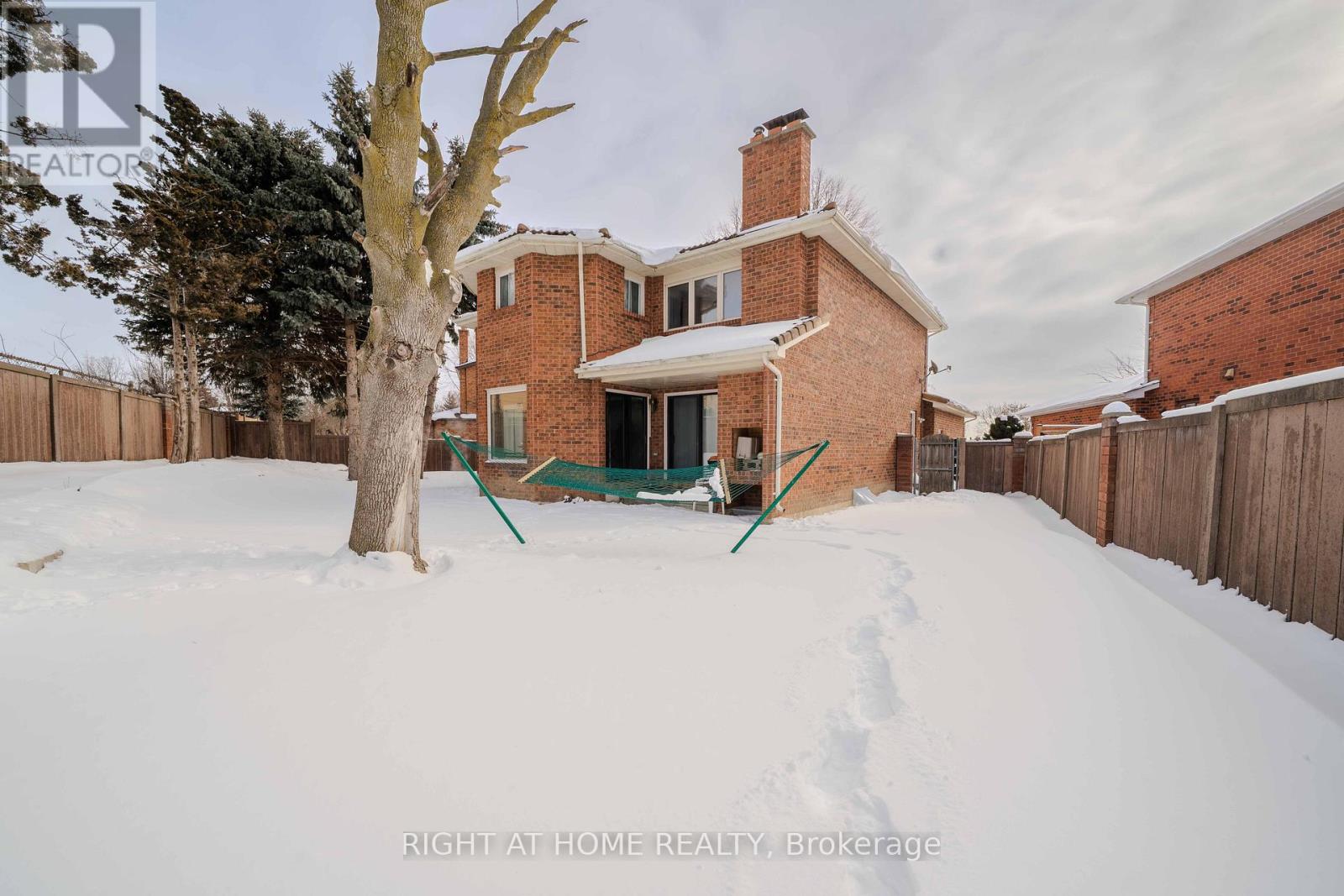 10 Lawson Court, Richmond Hill, Ontario  L4C 8L6 - Photo 45 - N12747170