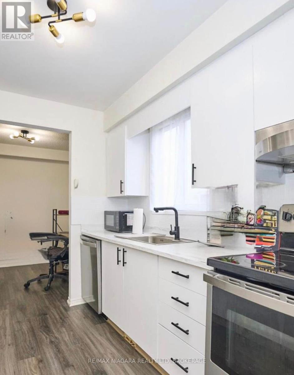 20 Station Street, Welland, Ontario  L3C 5K7 - Photo 4 - X12747182