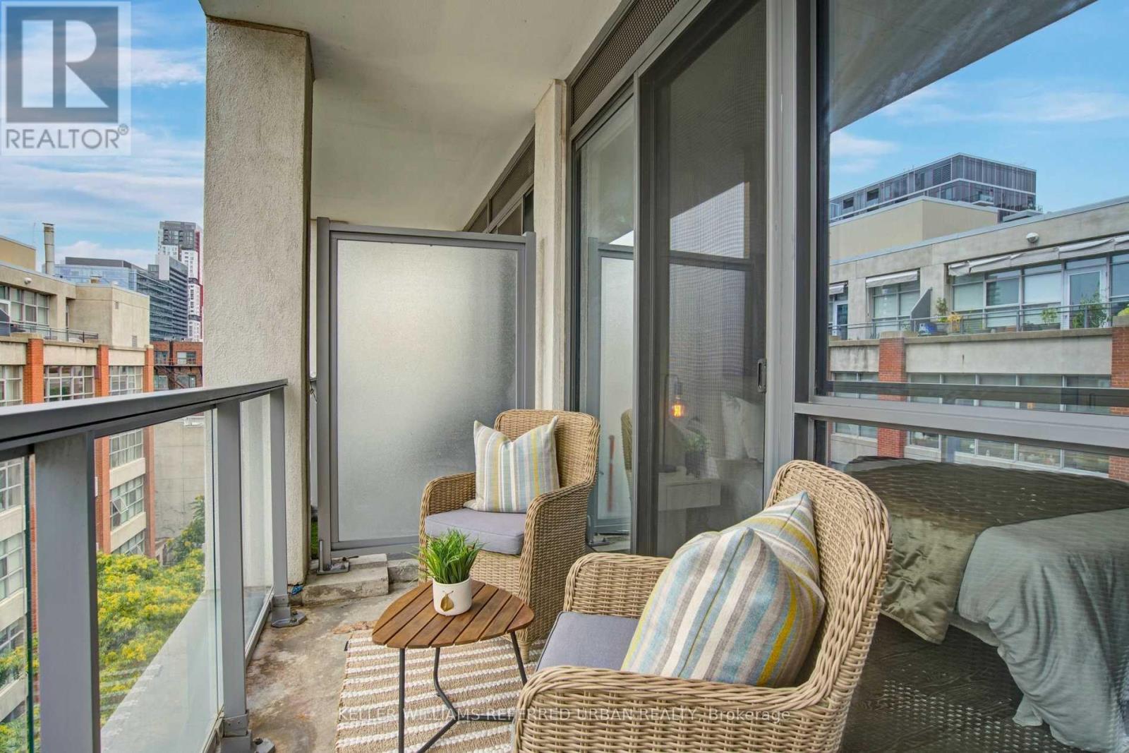 808 - 39 Brant Street, Toronto, Ontario  M5V 0M8 - Photo 17 - C12747168