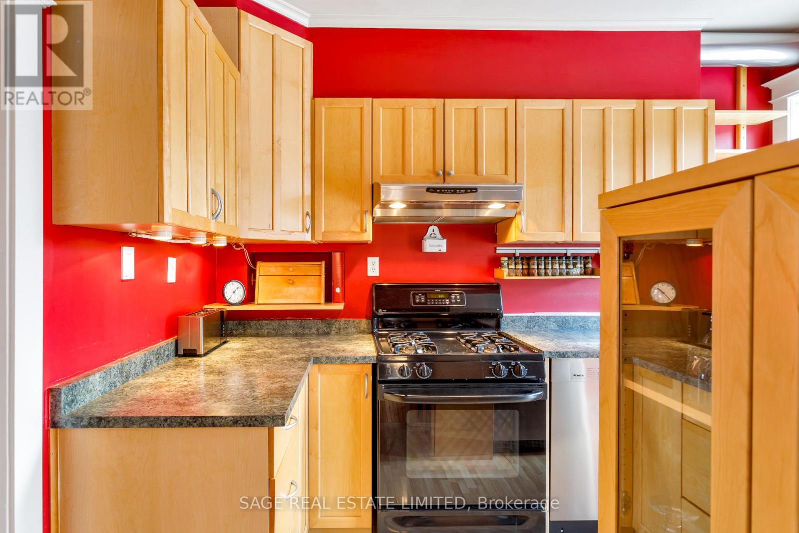 124 Alton Avenue, Toronto, Ontario  M4L 2M2 - Photo 14 - E12747164