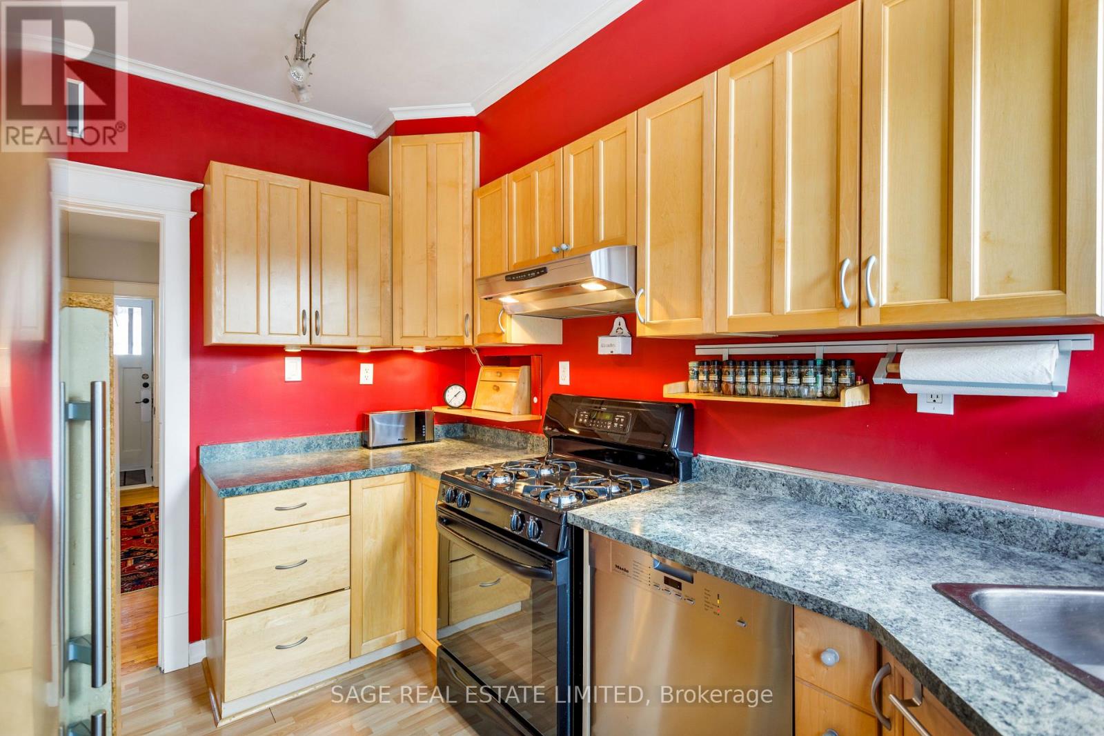 124 Alton Avenue, Toronto, Ontario  M4L 2M2 - Photo 15 - E12747164