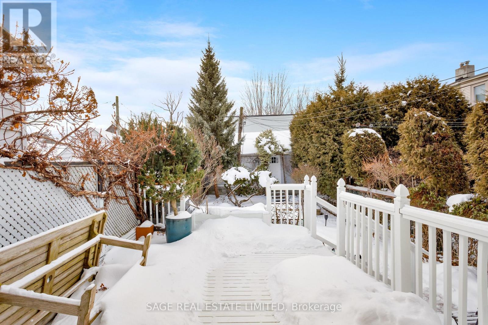 124 Alton Avenue, Toronto, Ontario  M4L 2M2 - Photo 18 - E12747164