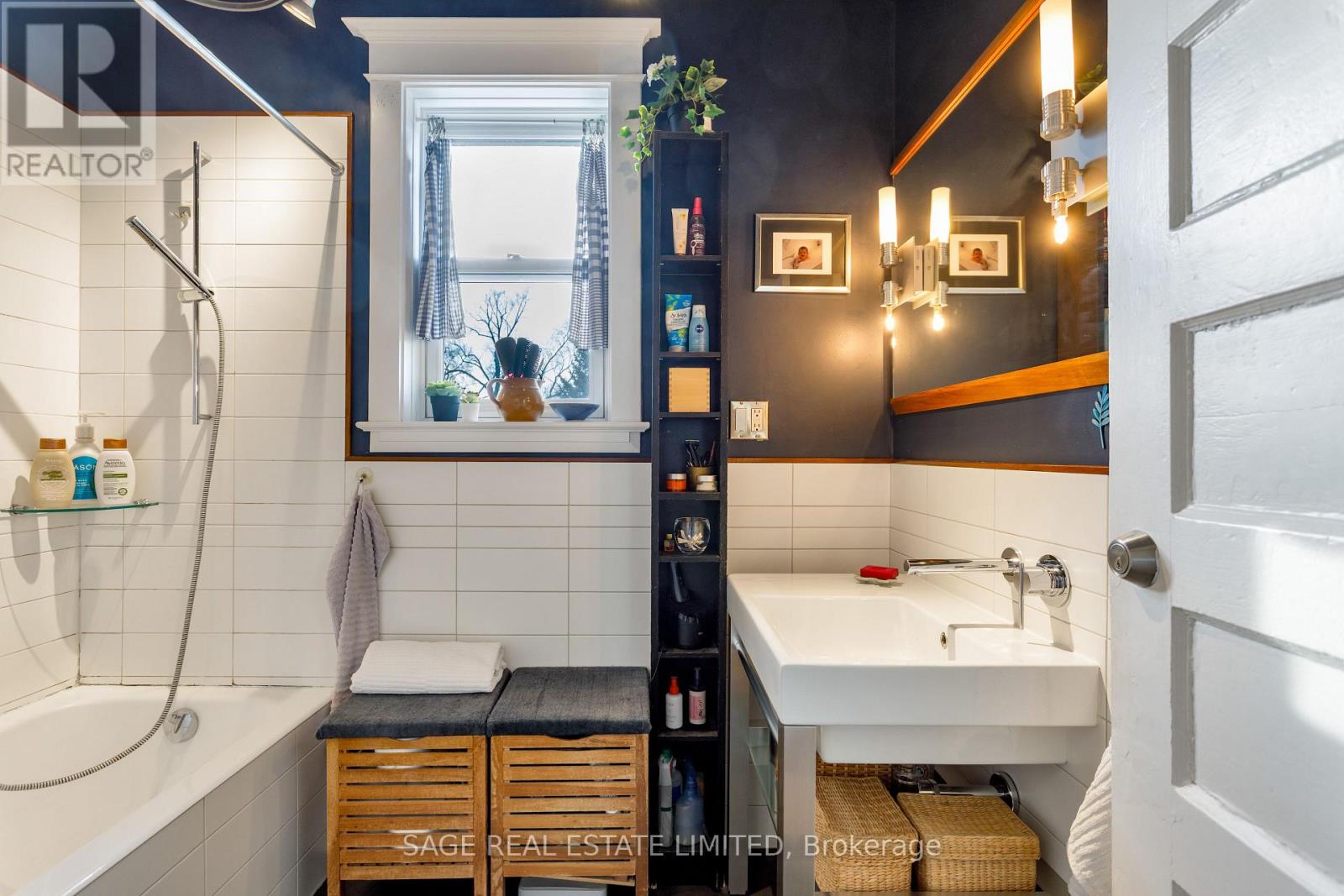 124 Alton Avenue, Toronto, Ontario  M4L 2M2 - Photo 37 - E12747164