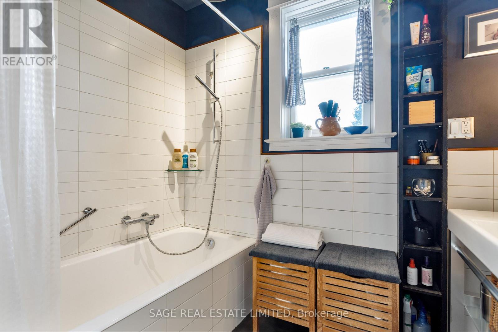 124 Alton Avenue, Toronto, Ontario  M4L 2M2 - Photo 39 - E12747164