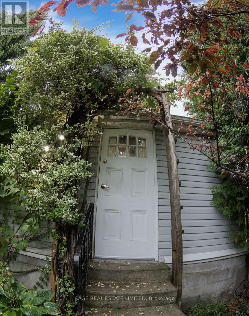 124 Alton Avenue, Toronto, Ontario  M4L 2M2 - Photo 46 - E12747164