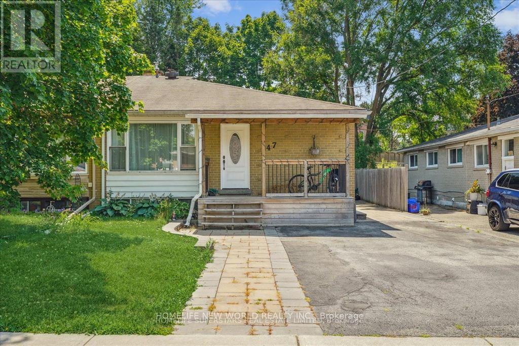 UPPER - 47 DAVIS ROAD, Aurora, Ontario