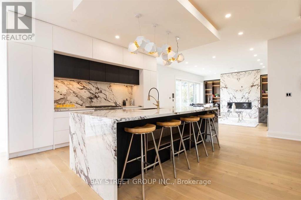 187 Rathburn Road, Toronto, Ontario  M9B 2L5 - Photo 10 - W12747178