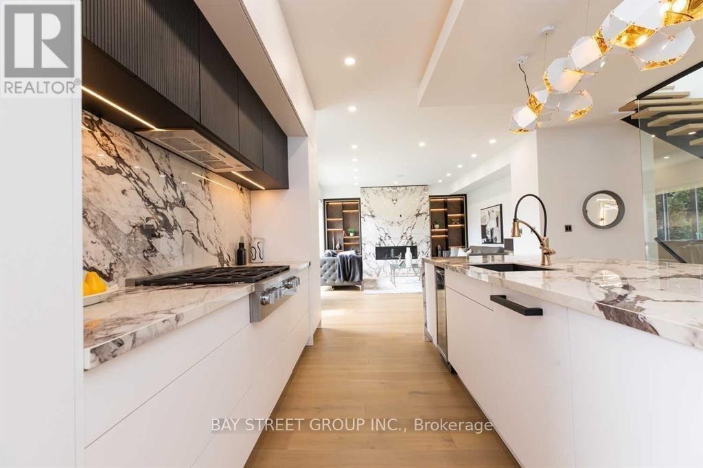 187 Rathburn Road, Toronto, Ontario  M9B 2L5 - Photo 12 - W12747178