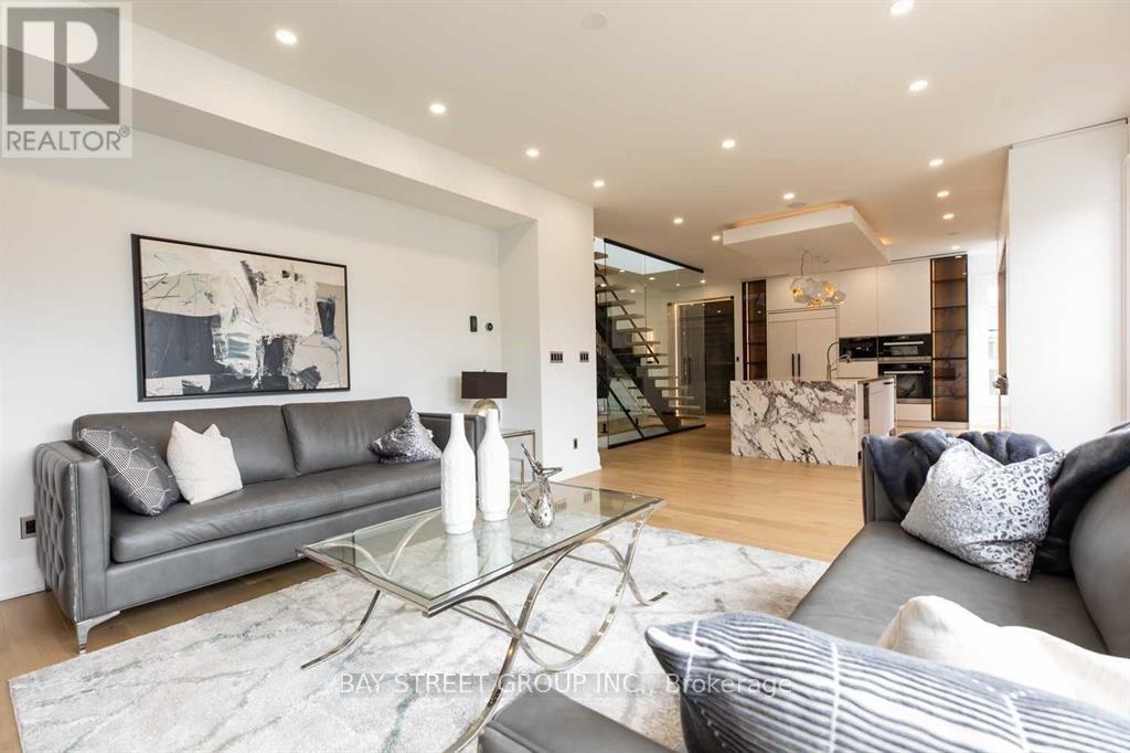 187 Rathburn Road, Toronto, Ontario  M9B 2L5 - Photo 15 - W12747178