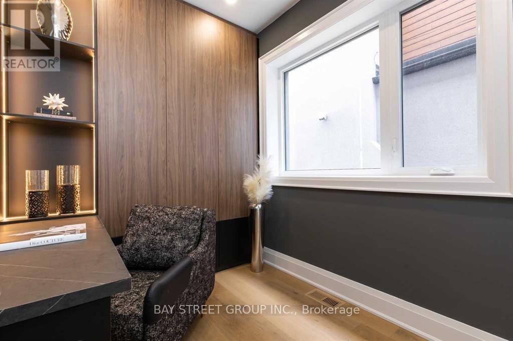 187 Rathburn Road, Toronto, Ontario  M9B 2L5 - Photo 17 - W12747178