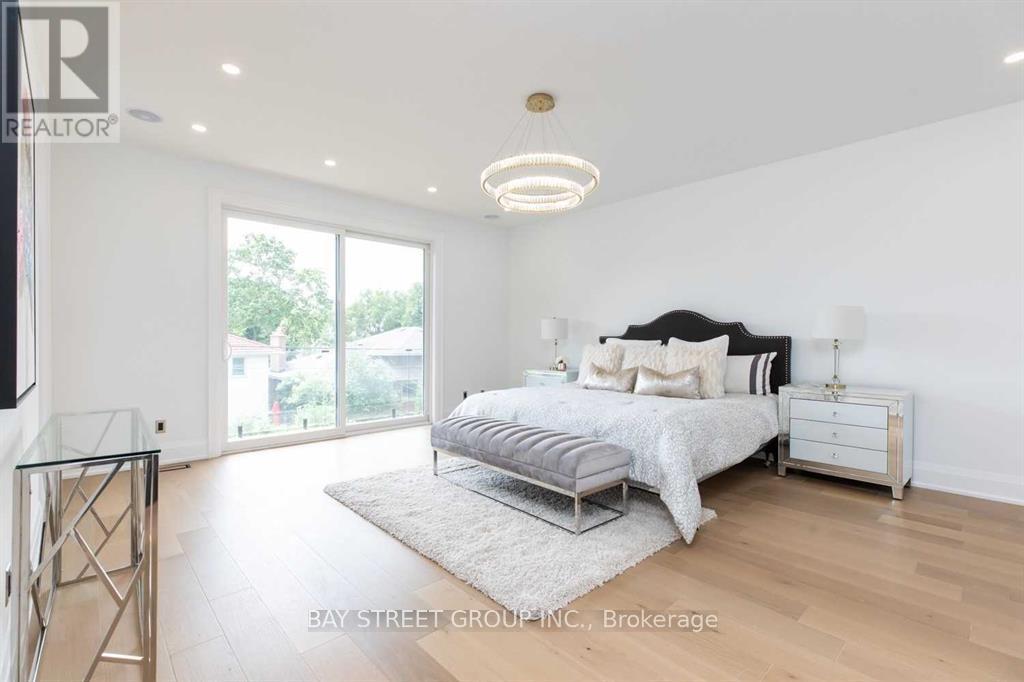 187 Rathburn Road, Toronto, Ontario  M9B 2L5 - Photo 19 - W12747178