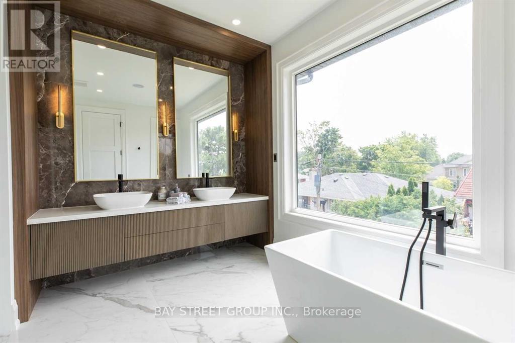 187 Rathburn Road, Toronto, Ontario  M9B 2L5 - Photo 21 - W12747178