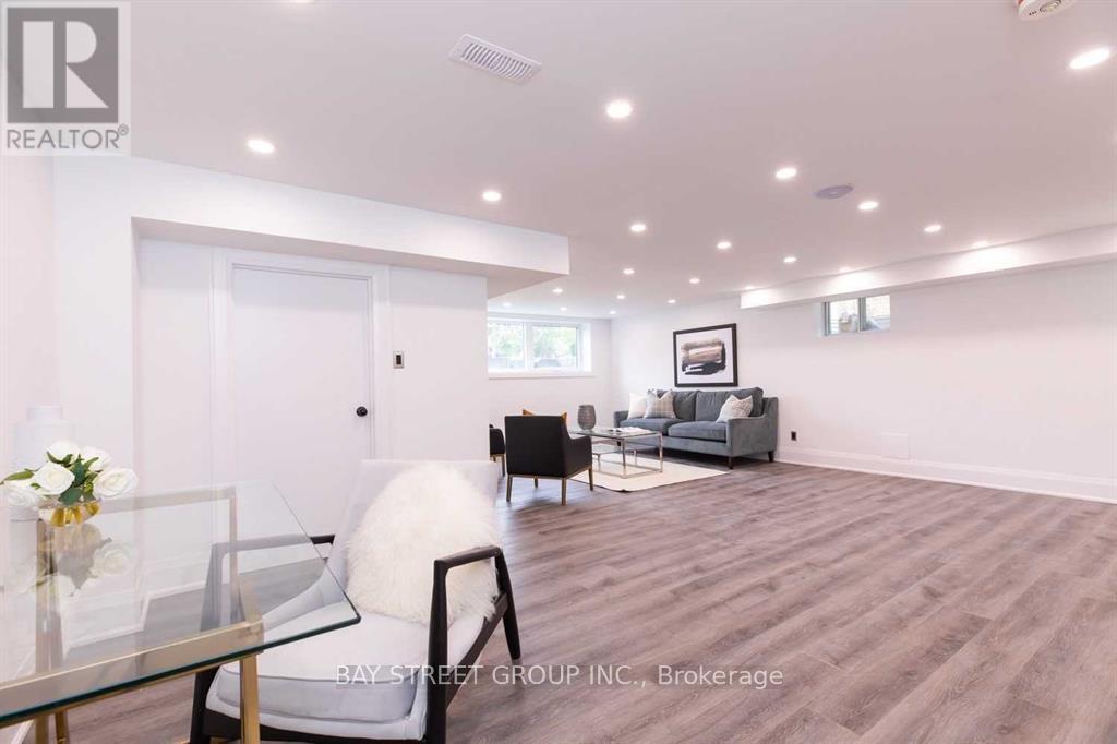 187 Rathburn Road, Toronto, Ontario  M9B 2L5 - Photo 33 - W12747178