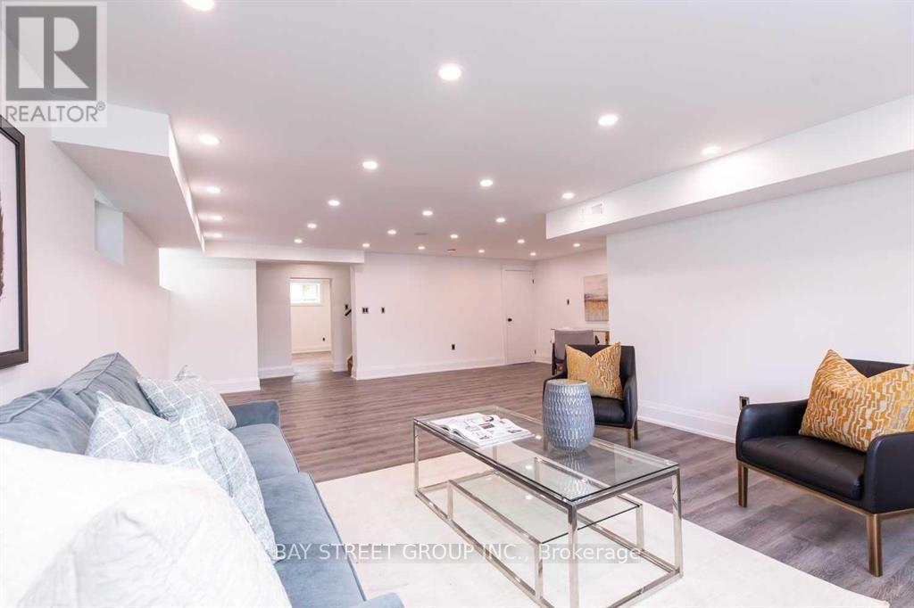 187 Rathburn Road, Toronto, Ontario  M9B 2L5 - Photo 34 - W12747178