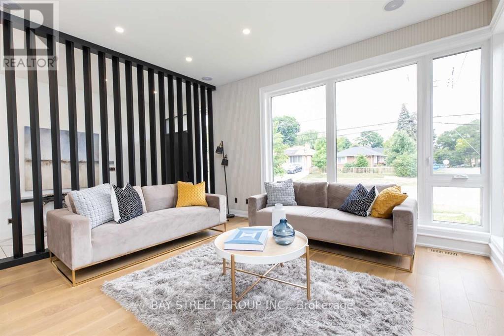 187 Rathburn Road, Toronto, Ontario  M9B 2L5 - Photo 4 - W12747178