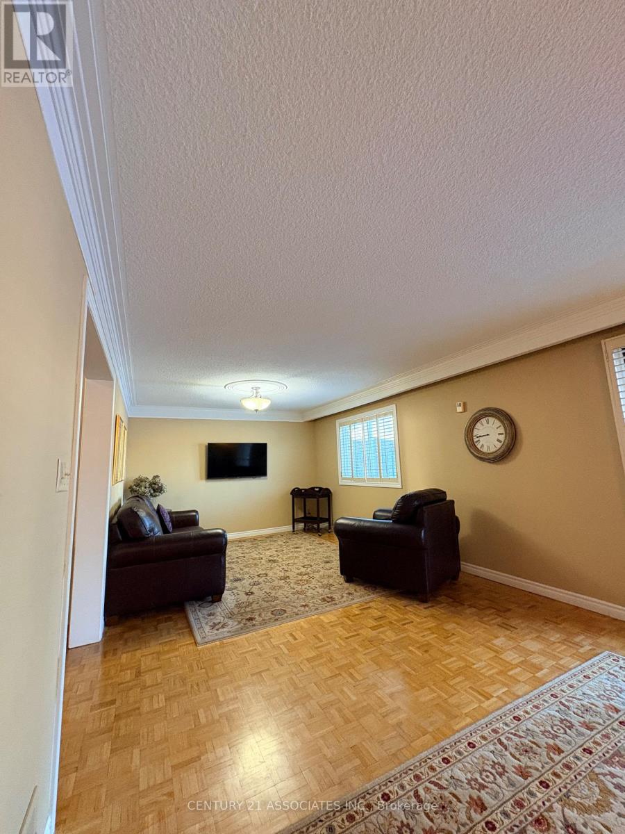 1217 Alexandra Avenue, Mississauga, Ontario  L5E 2A4 - Photo 29 - W12475265