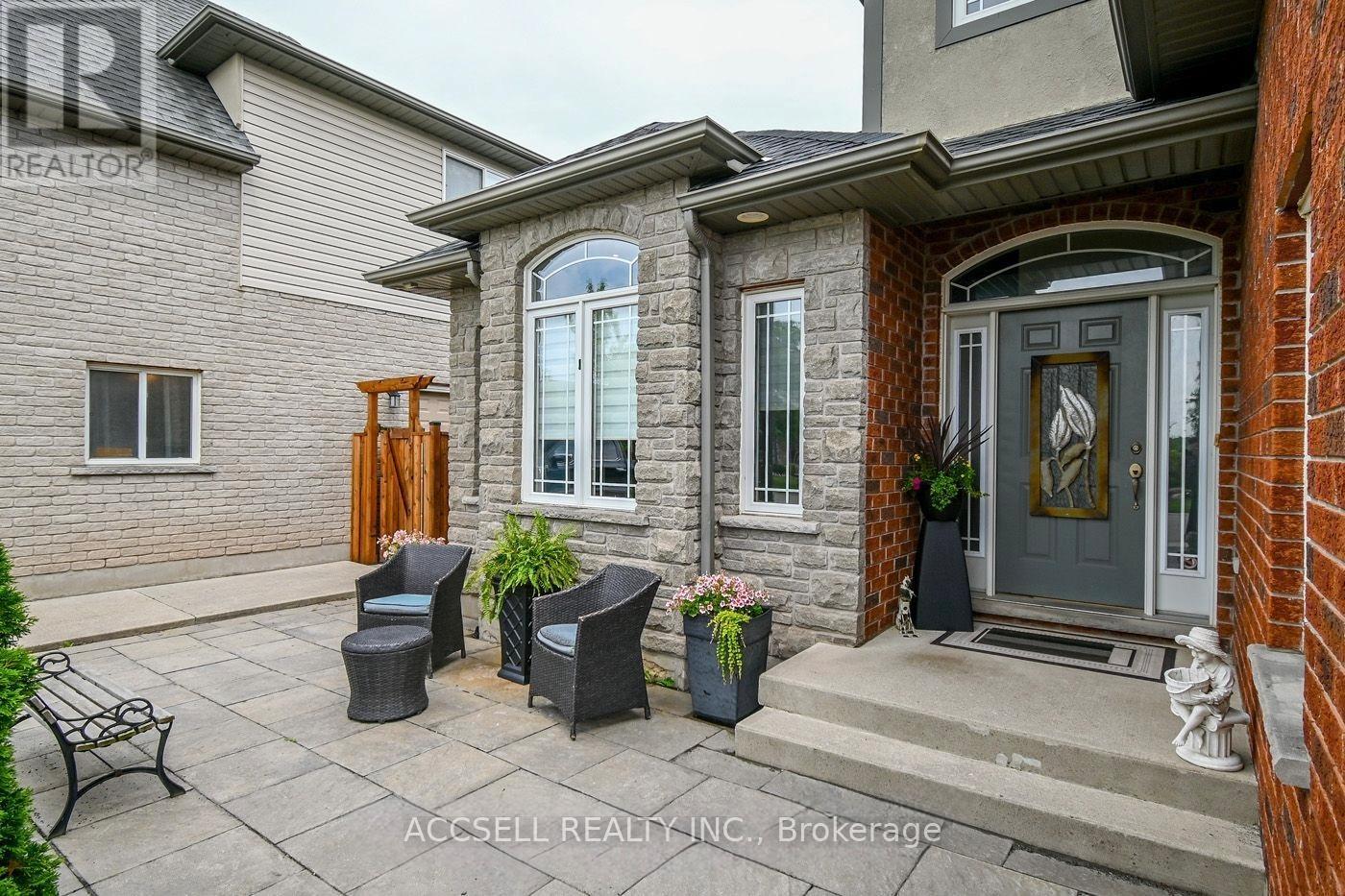 8665 Westport Drive, Niagara Falls, Ontario  L2H 0A3 - Photo 4 - X12747166