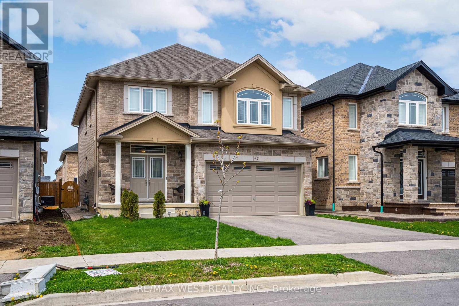 67 Robertson Road, Hamilton, Ontario  L9K 0H7 - Photo 2 - X12747186