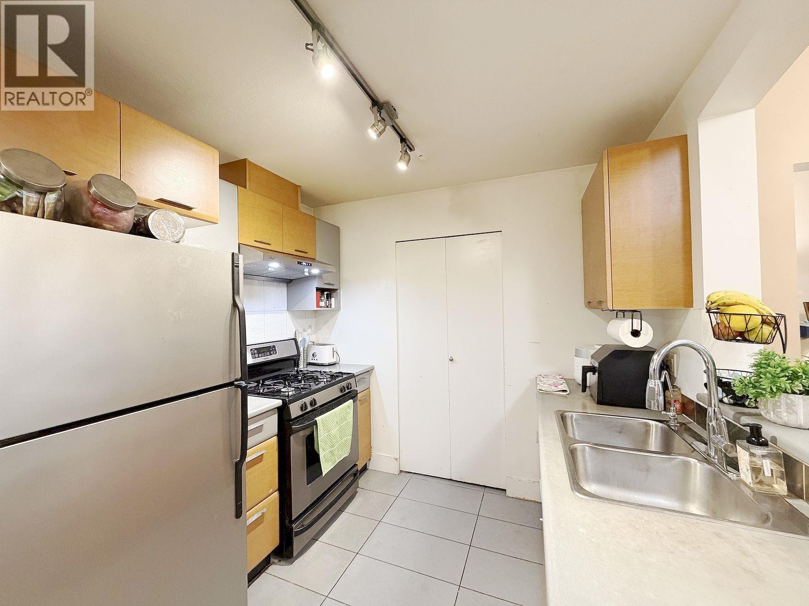 Listing Picture 9 of 25 : 310 9233 FERNDALE ROAD, Richmond / 烈治文 - 魯藝地產 Yvonne Lu Group - MLS Medallion Club Member