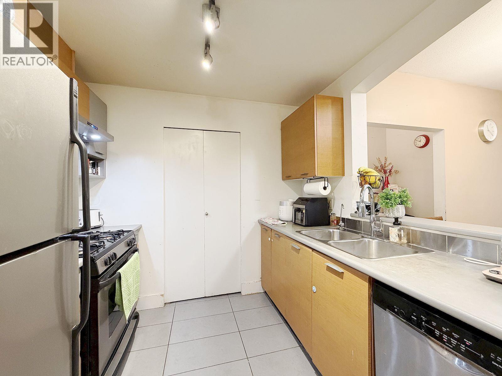 Listing Picture 10 of 25 : 310 9233 FERNDALE ROAD, Richmond / 烈治文 - 魯藝地產 Yvonne Lu Group - MLS Medallion Club Member