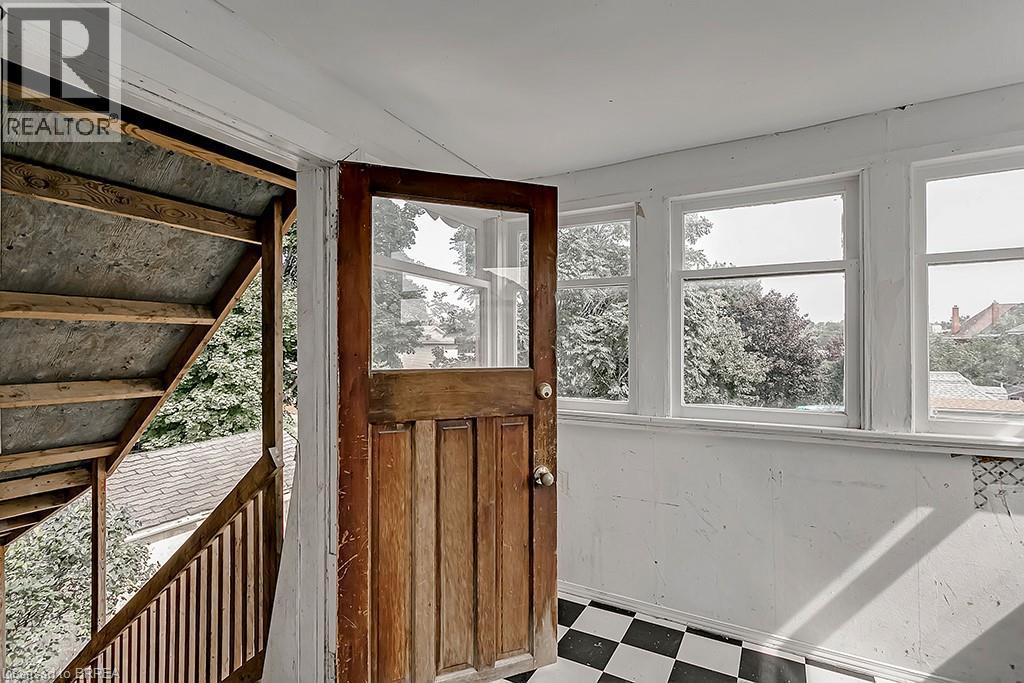 153 Drummond Street Unit# Upper, Brantford, Ontario  N3S 6A4 - Photo 3 - 40802154