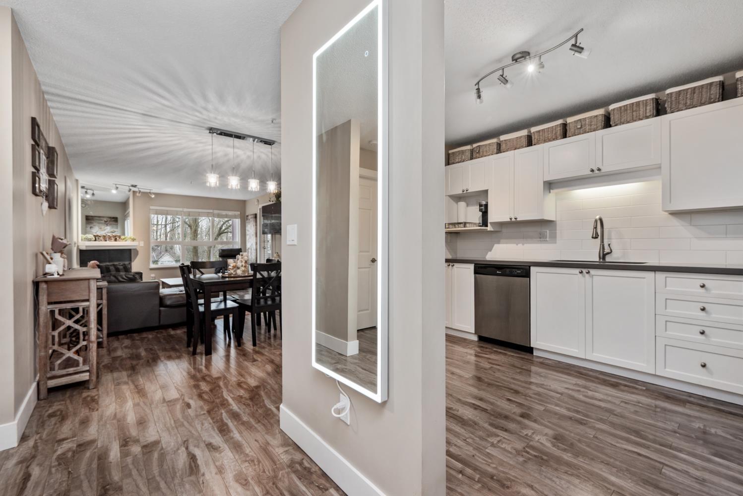 215 8068 120a Street, Surrey, British Columbia  V3W 3P3 - Photo 6 - R3085219